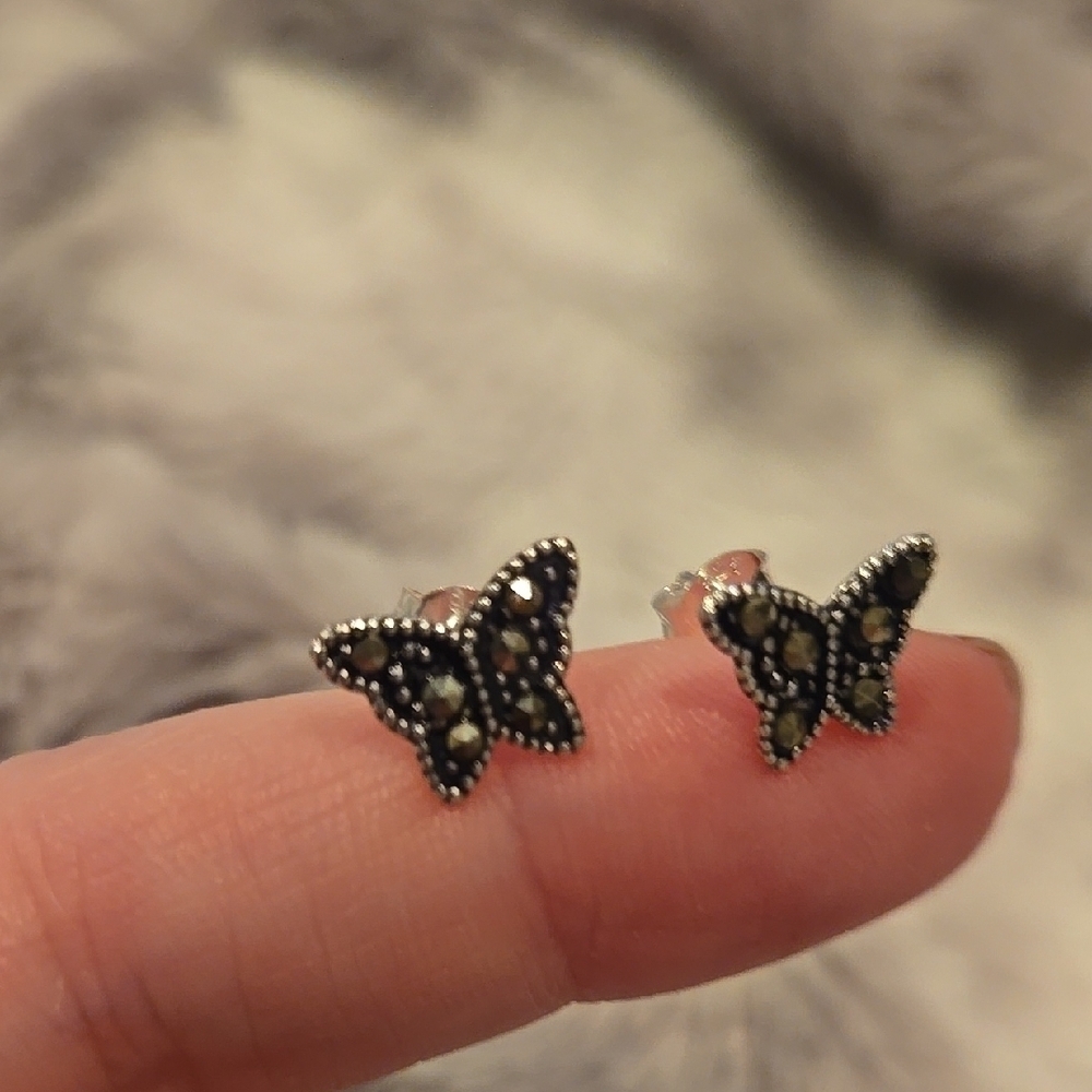 Sterling Silver Marcasite Butterfly Stud Earrings Brand New In Box - Picture 3 of 4